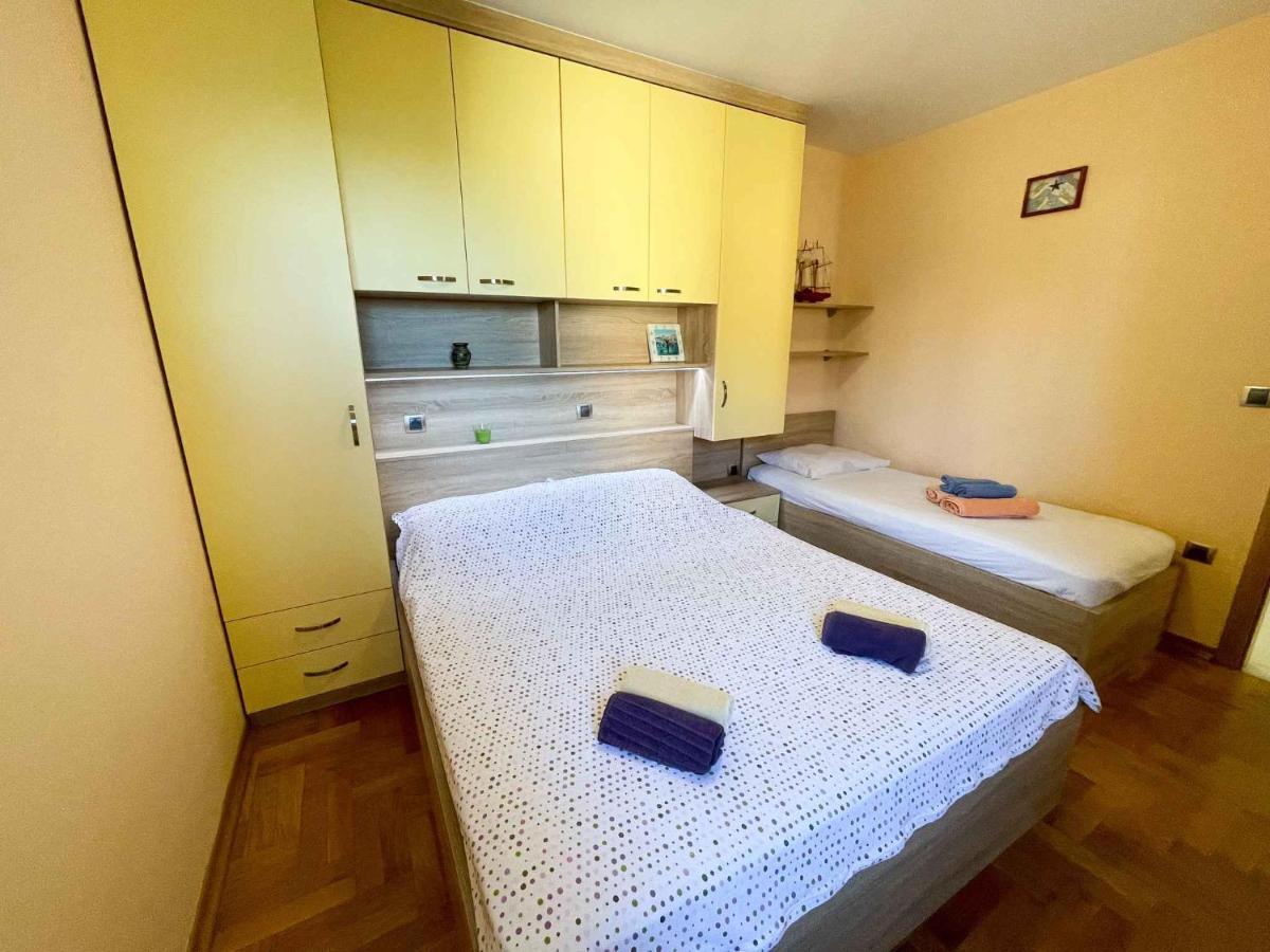 In 42054 Apartment Dramalj